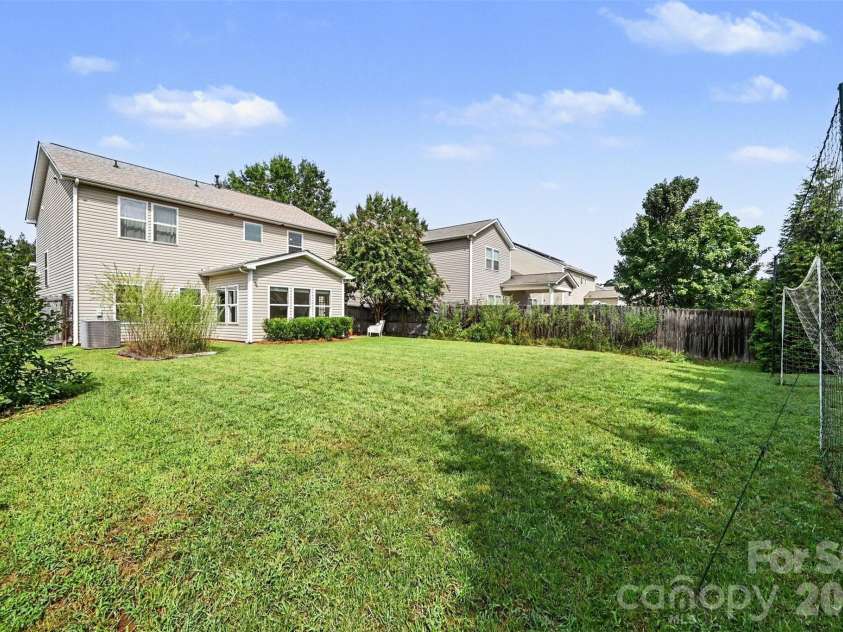 6918 Barefoot Forest Drive, Charlotte, NC 28269.  MLS# CAR4420558, YatesRealty ID 48451. 