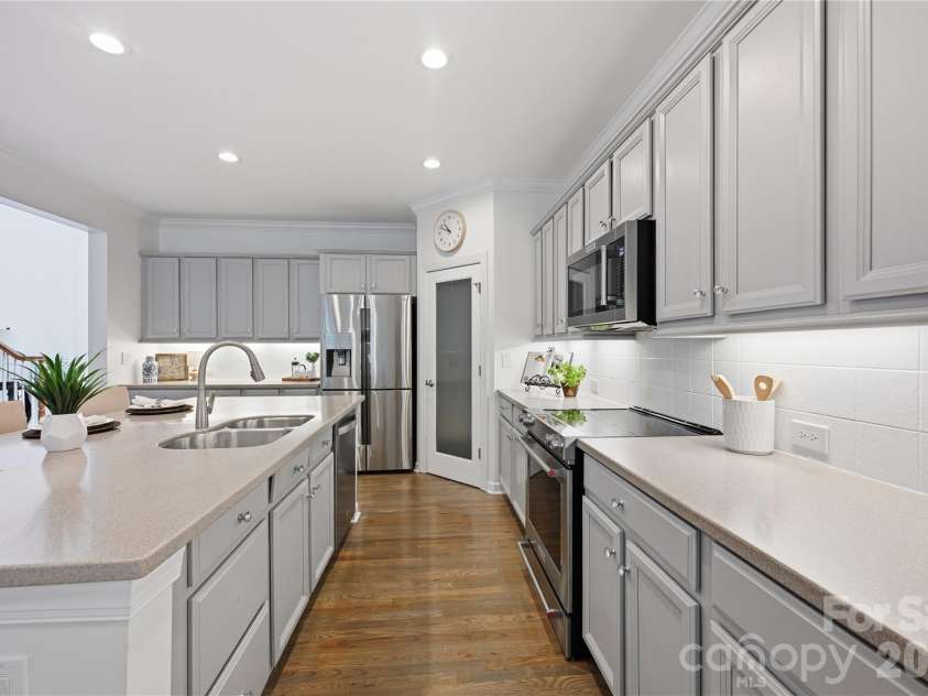 8017 Pendley Lane, Huntersville, NC 28078.  MLS# CAR4421151, YatesRealty ID 48452. Kitchen with Walk In pantry