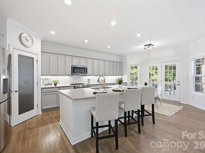 8017 Pendley Lane, Huntersville, NC 28078.  MLS# CAR4421151, YatesRealty ID 48452. Large Kitchen Island