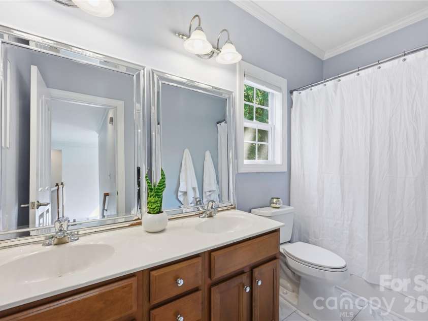 8017 Pendley Lane, Huntersville, NC 28078.  MLS# CAR4421151, YatesRealty ID 48452. Upper Level Hall Bath