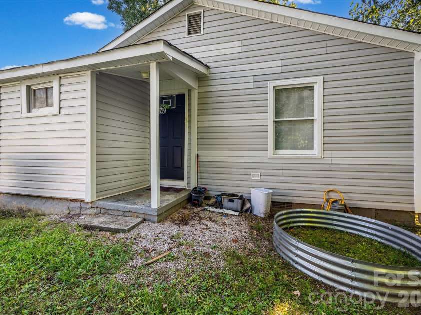 439 Baker Street Extension, Rock Hill, SC 29730.  MLS# CAR4418919, YatesRealty ID 48454. 