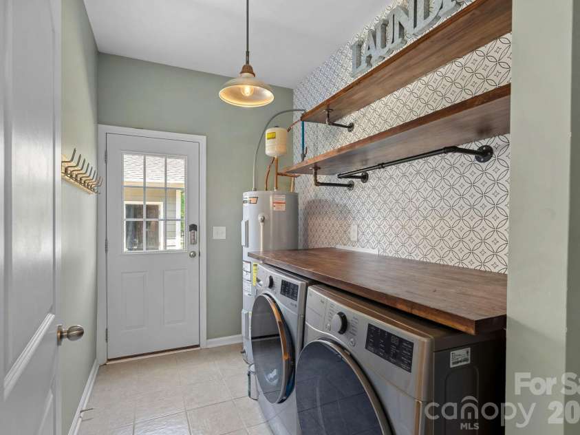 15625 White Quartz Lane, Davidson, NC 28036.  MLS# CAR4418680, YatesRealty ID 48455. 