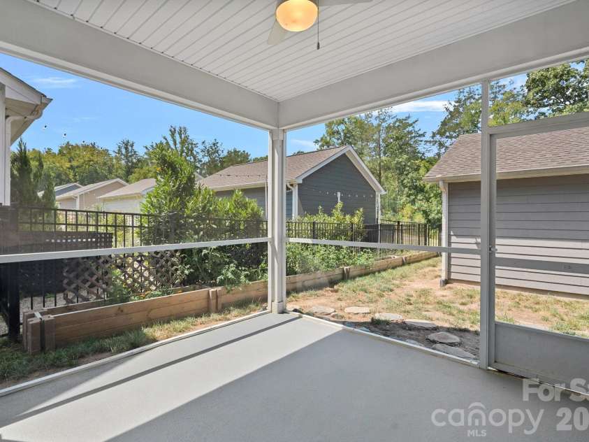 15625 White Quartz Lane, Davidson, NC 28036.  MLS# CAR4418680, YatesRealty ID 48455. 