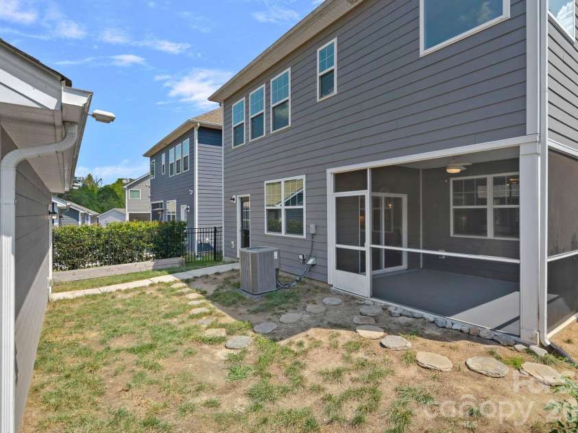 15625 White Quartz Lane, Davidson, NC 28036.  MLS# CAR4418680, YatesRealty ID 48455. 
