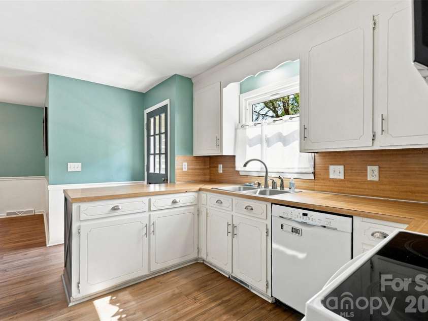 1405 Woodlark Place, Monroe, NC 28112.  MLS# CAR4418837, YatesRealty ID 48456. 