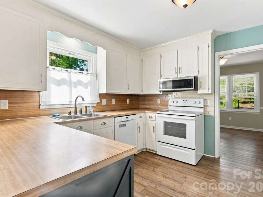 1405 Woodlark Place, Monroe, NC 28112.  MLS# CAR4418837, YatesRealty ID 48456. 