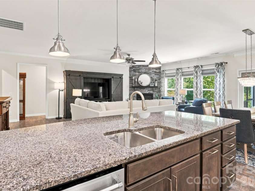 15704 Reynolds Drive, Indian Land, SC 29707.  MLS# CAR4419421, YatesRealty ID 48457. Large island