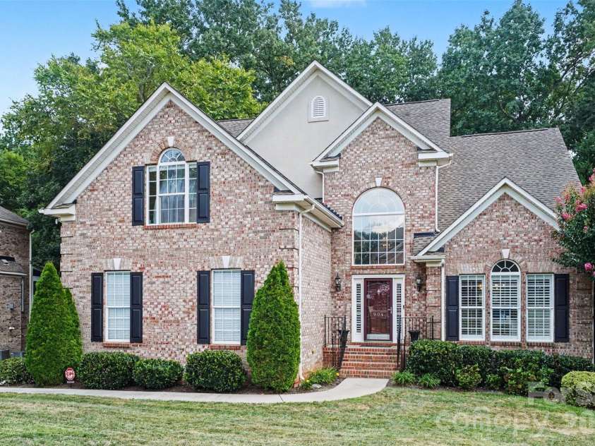 904 Carisbrooke Lane, Waxhaw, NC 28173.  MLS# CAR4419189, YatesRealty ID 48458. 