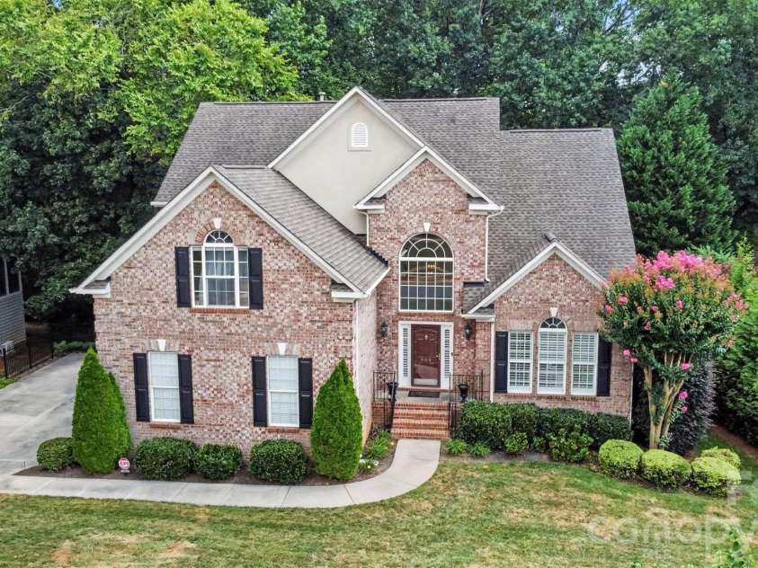 904 Carisbrooke Lane, Waxhaw, NC 28173.  MLS# CAR4419189, YatesRealty ID 48458. 