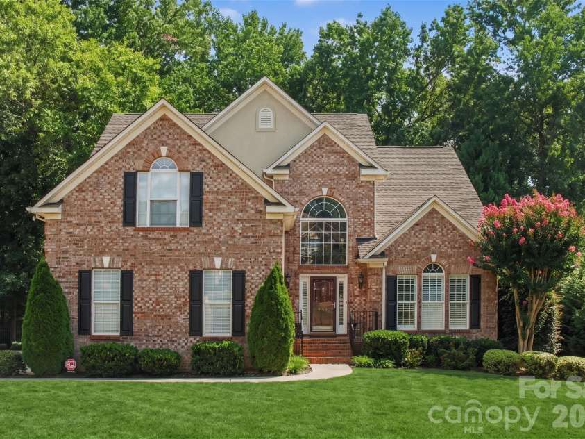 904 Carisbrooke Lane, Waxhaw, NC 28173.  MLS# CAR4419189, YatesRealty ID 48458. 