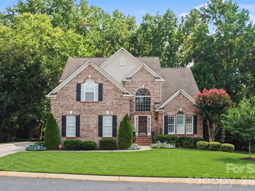 904 Carisbrooke Lane, Waxhaw, NC 28173.  MLS# CAR4419189, YatesRealty ID 48458. 