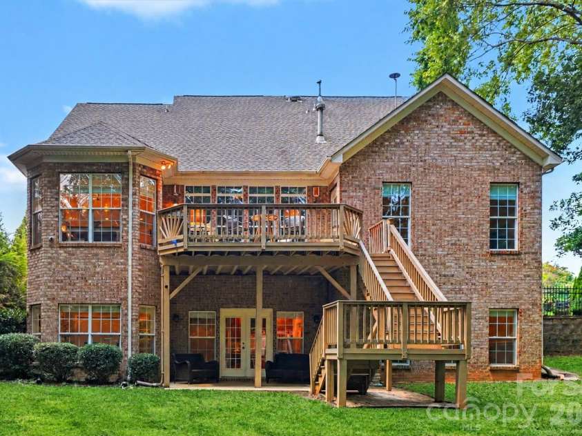 904 Carisbrooke Lane, Waxhaw, NC 28173.  MLS# CAR4419189, YatesRealty ID 48458. 