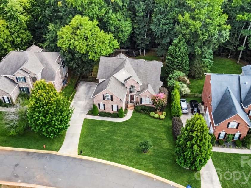 904 Carisbrooke Lane, Waxhaw, NC 28173.  MLS# CAR4419189, YatesRealty ID 48458. 