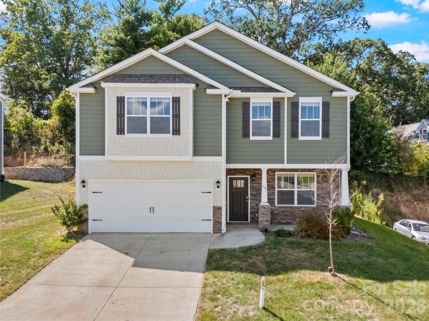 138 Marathon Lane, Candler, NC 28715.  MLS# CAR4419218, YatesRealty ID 48459. 