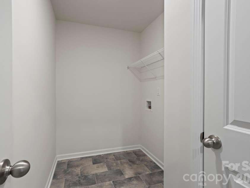 138 Marathon Lane, Candler, NC 28715.  MLS# CAR4419218, YatesRealty ID 48459. 