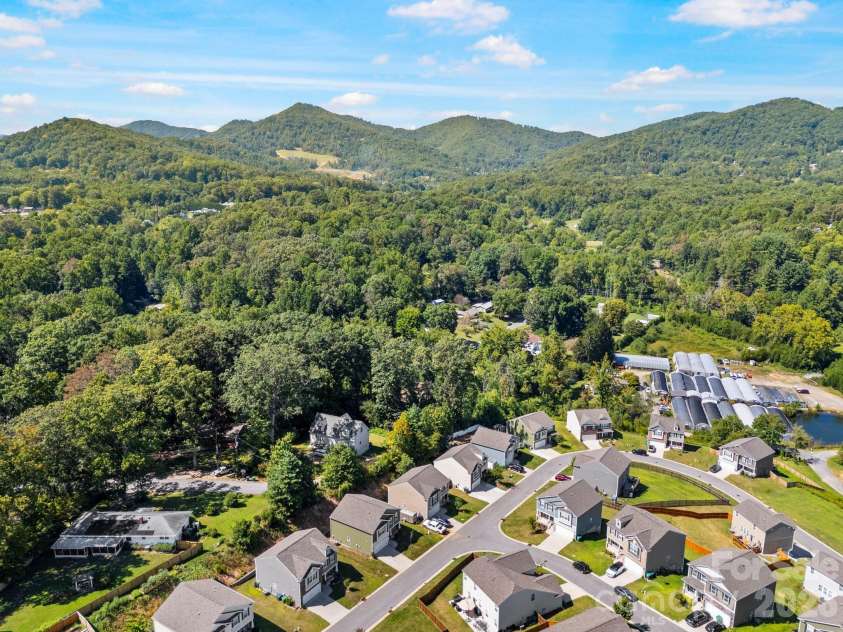 138 Marathon Lane, Candler, NC 28715.  MLS# CAR4419218, YatesRealty ID 48459. 