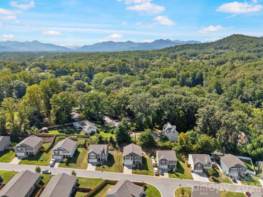 138 Marathon Lane, Candler, NC 28715.  MLS# CAR4419218, YatesRealty ID 48459. 