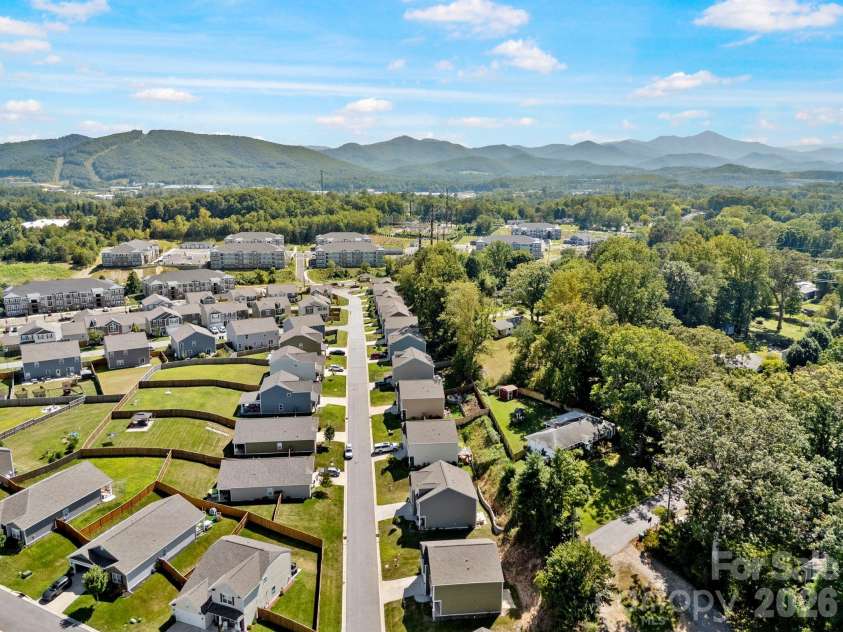 138 Marathon Lane, Candler, NC 28715.  MLS# CAR4419218, YatesRealty ID 48459. 
