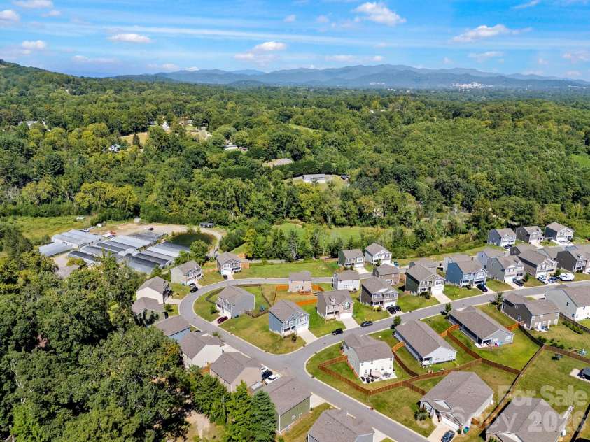 138 Marathon Lane, Candler, NC 28715.  MLS# CAR4419218, YatesRealty ID 48459. 