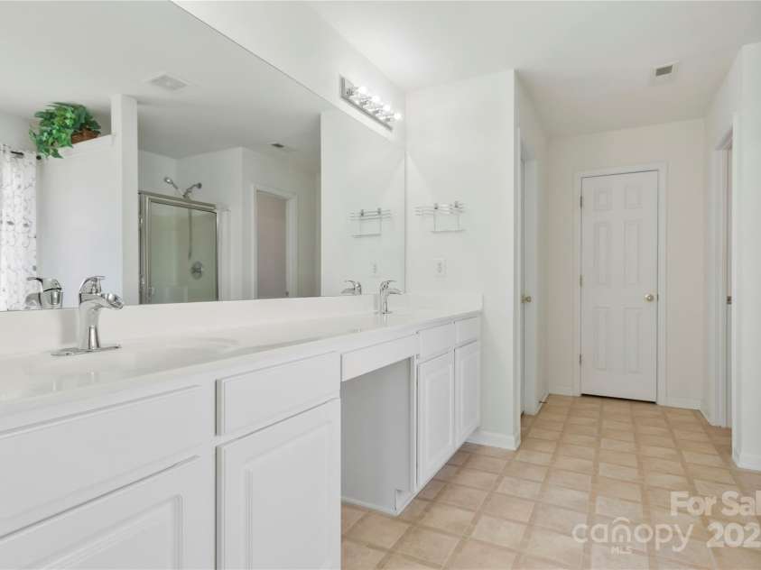 263 Age Old Way, Rock Hill, SC 29732.  MLS# CAR4237599, YatesRealty ID 4846. Primary Bathroom