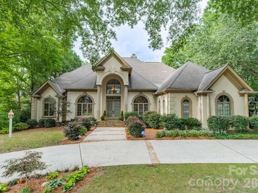 4732 Old Course Drive, Charlotte, NC 28277.  MLS# CAR4419351, YatesRealty ID 48460. 