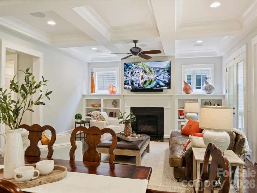 516 Hillside Avenue, Charlotte, NC 28209.  MLS# CAR4419084, YatesRealty ID 48461. 