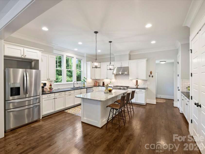 516 Hillside Avenue, Charlotte, NC 28209.  MLS# CAR4419084, YatesRealty ID 48461. 