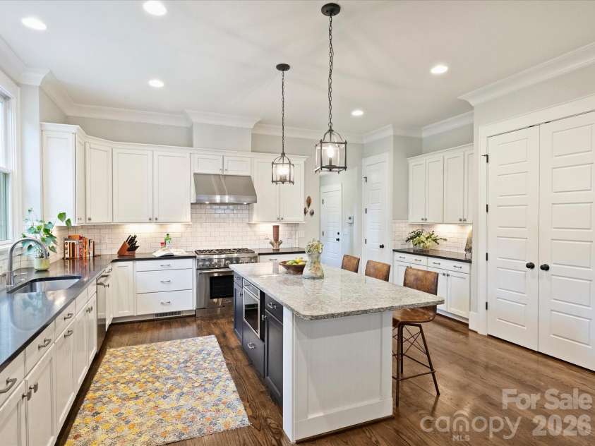 516 Hillside Avenue, Charlotte, NC 28209.  MLS# CAR4419084, YatesRealty ID 48461. 