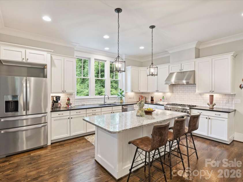 516 Hillside Avenue, Charlotte, NC 28209.  MLS# CAR4419084, YatesRealty ID 48461. 