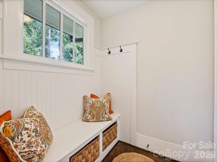 516 Hillside Avenue, Charlotte, NC 28209.  MLS# CAR4419084, YatesRealty ID 48461. 