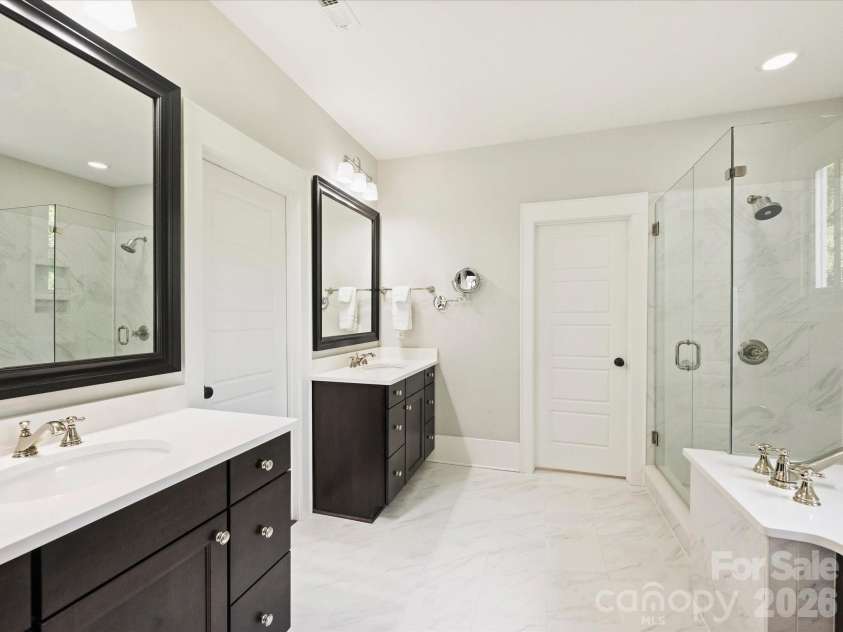 516 Hillside Avenue, Charlotte, NC 28209.  MLS# CAR4419084, YatesRealty ID 48461. 