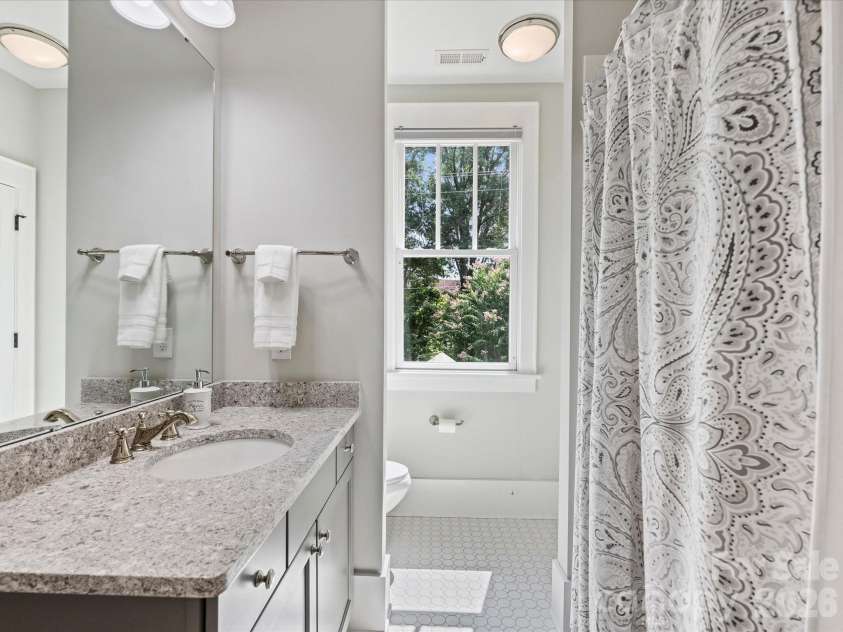 516 Hillside Avenue, Charlotte, NC 28209.  MLS# CAR4419084, YatesRealty ID 48461. 