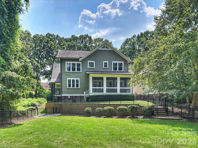 516 Hillside Avenue, Charlotte, NC 28209.  MLS# CAR4419084, YatesRealty ID 48461. 