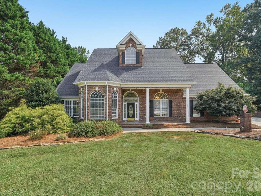 5505 Hickory Leaf Court, Mount Holly, NC 28120.  MLS# CAR4419028, YatesRealty ID 48463. 
