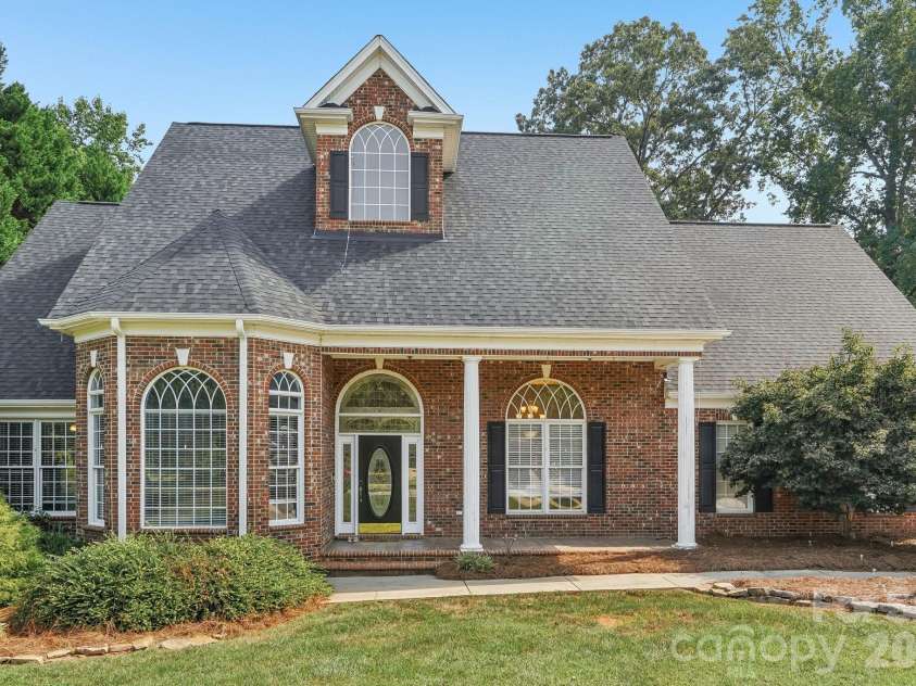 5505 Hickory Leaf Court, Mount Holly, NC 28120.  MLS# CAR4419028, YatesRealty ID 48463. 