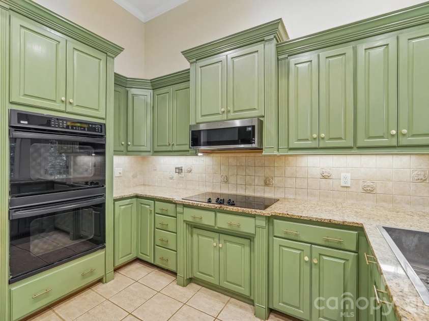 5505 Hickory Leaf Court, Mount Holly, NC 28120.  MLS# CAR4419028, YatesRealty ID 48463. 