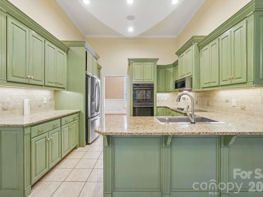 5505 Hickory Leaf Court, Mount Holly, NC 28120.  MLS# CAR4419028, YatesRealty ID 48463. 