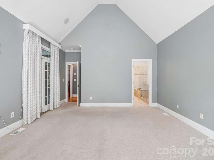 5505 Hickory Leaf Court, Mount Holly, NC 28120.  MLS# CAR4419028, YatesRealty ID 48463. 