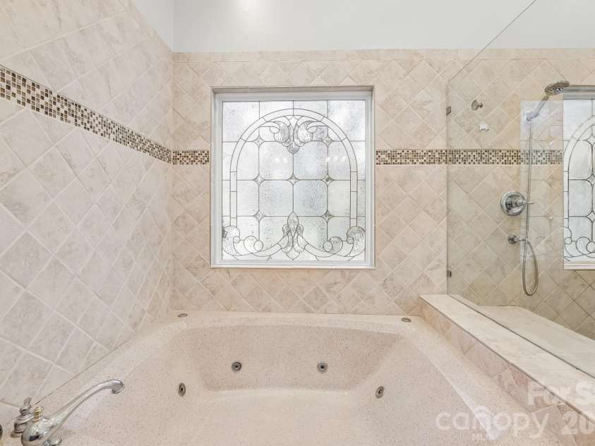 5505 Hickory Leaf Court, Mount Holly, NC 28120.  MLS# CAR4419028, YatesRealty ID 48463. 