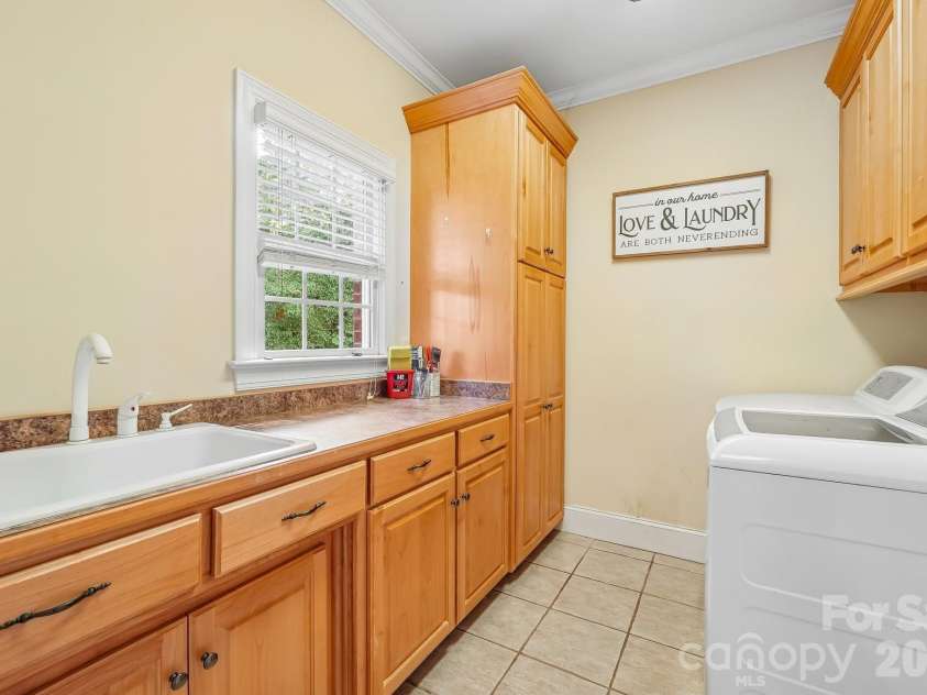 5505 Hickory Leaf Court, Mount Holly, NC 28120.  MLS# CAR4419028, YatesRealty ID 48463. 