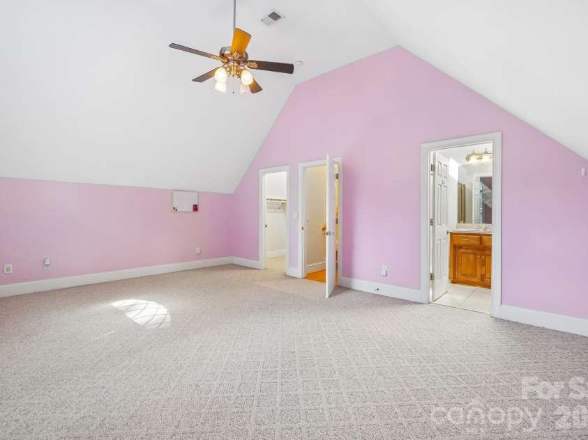 5505 Hickory Leaf Court, Mount Holly, NC 28120.  MLS# CAR4419028, YatesRealty ID 48463. 