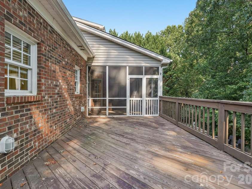 5505 Hickory Leaf Court, Mount Holly, NC 28120.  MLS# CAR4419028, YatesRealty ID 48463. 