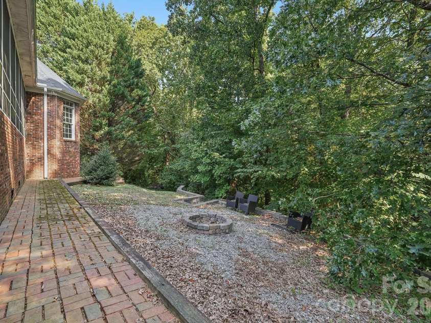 5505 Hickory Leaf Court, Mount Holly, NC 28120.  MLS# CAR4419028, YatesRealty ID 48463. 
