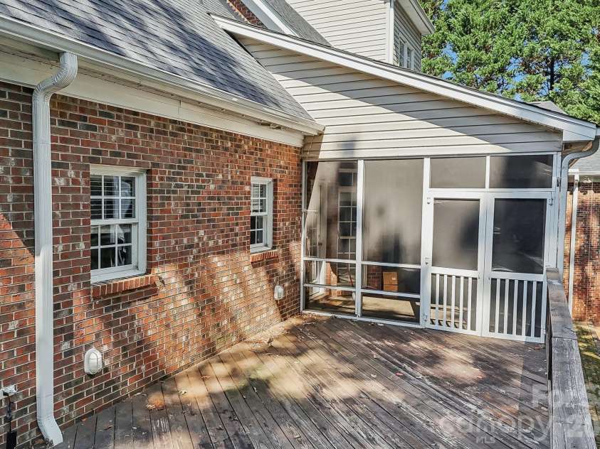 5505 Hickory Leaf Court, Mount Holly, NC 28120.  MLS# CAR4419028, YatesRealty ID 48463. 