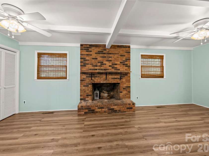 2 Bostic Place, Asheville, NC 28803.  MLS# CAR4419332, YatesRealty ID 48464. 