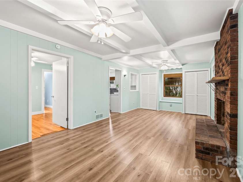 2 Bostic Place, Asheville, NC 28803.  MLS# CAR4419332, YatesRealty ID 48464. 