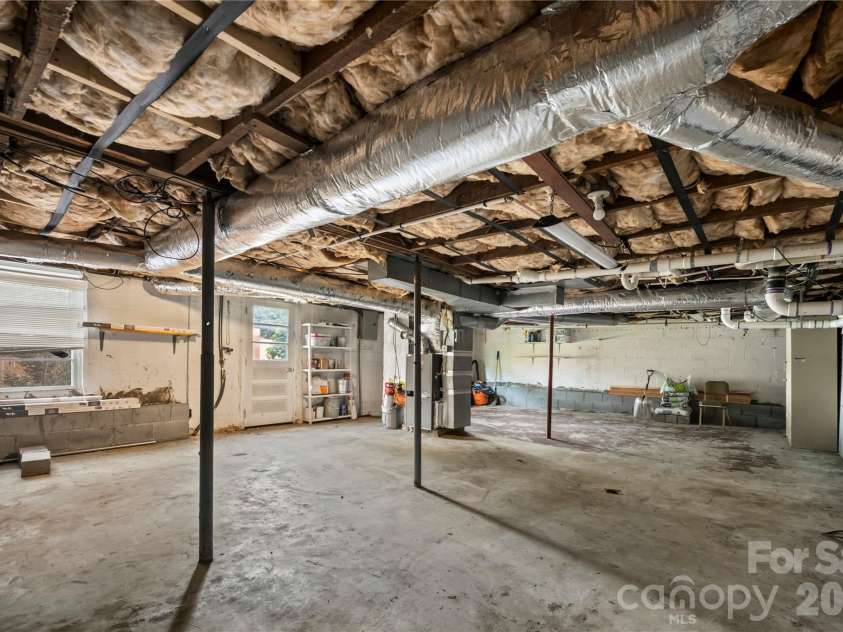 2 Bostic Place, Asheville, NC 28803.  MLS# CAR4419332, YatesRealty ID 48464. 