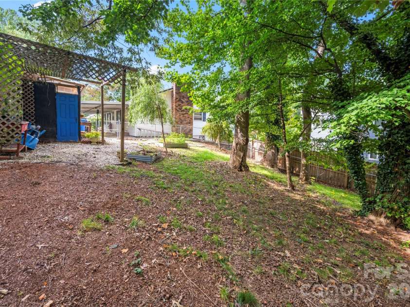2 Bostic Place, Asheville, NC 28803.  MLS# CAR4419332, YatesRealty ID 48464. 