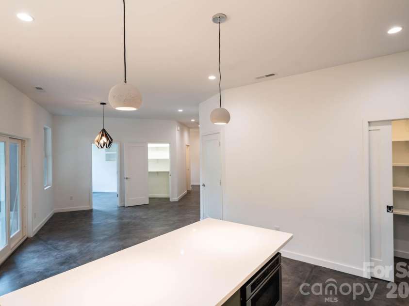 33 Spooks Branch Road, Asheville, NC 28804.  MLS# CAR4419651, YatesRealty ID 48465. 