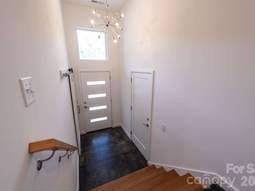 33 Spooks Branch Road, Asheville, NC 28804.  MLS# CAR4419651, YatesRealty ID 48465. 
